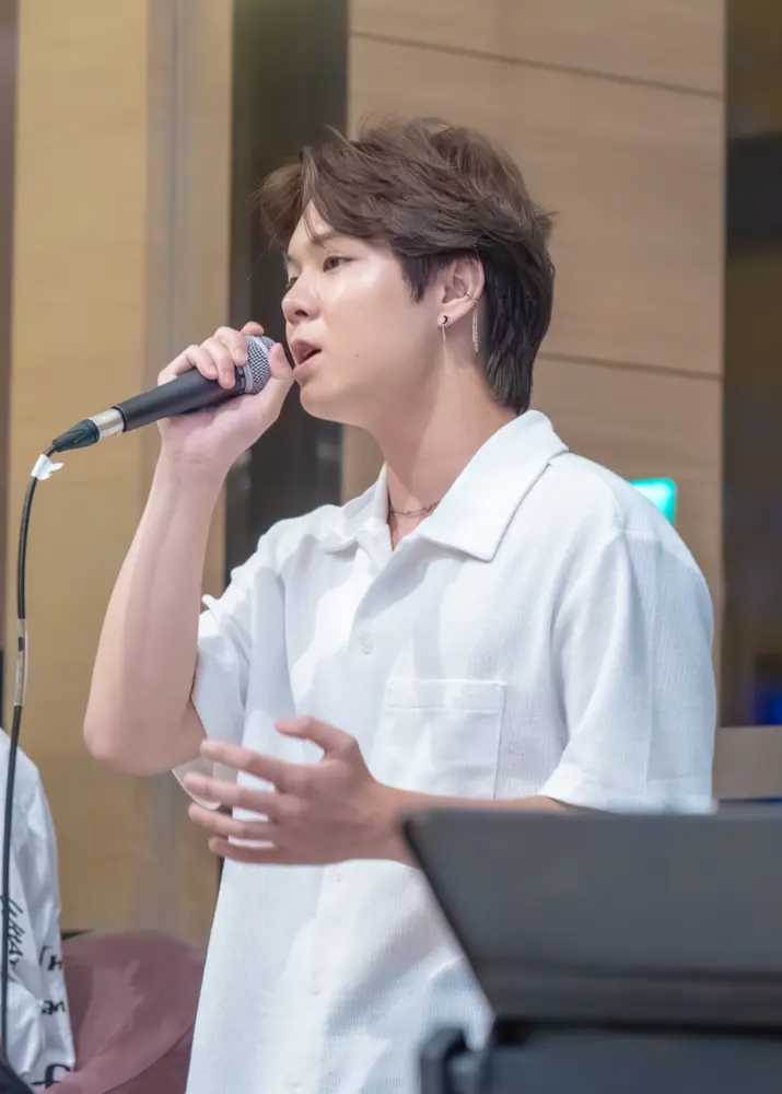 Shun Yang, lead vocalist of ΛTLΛST